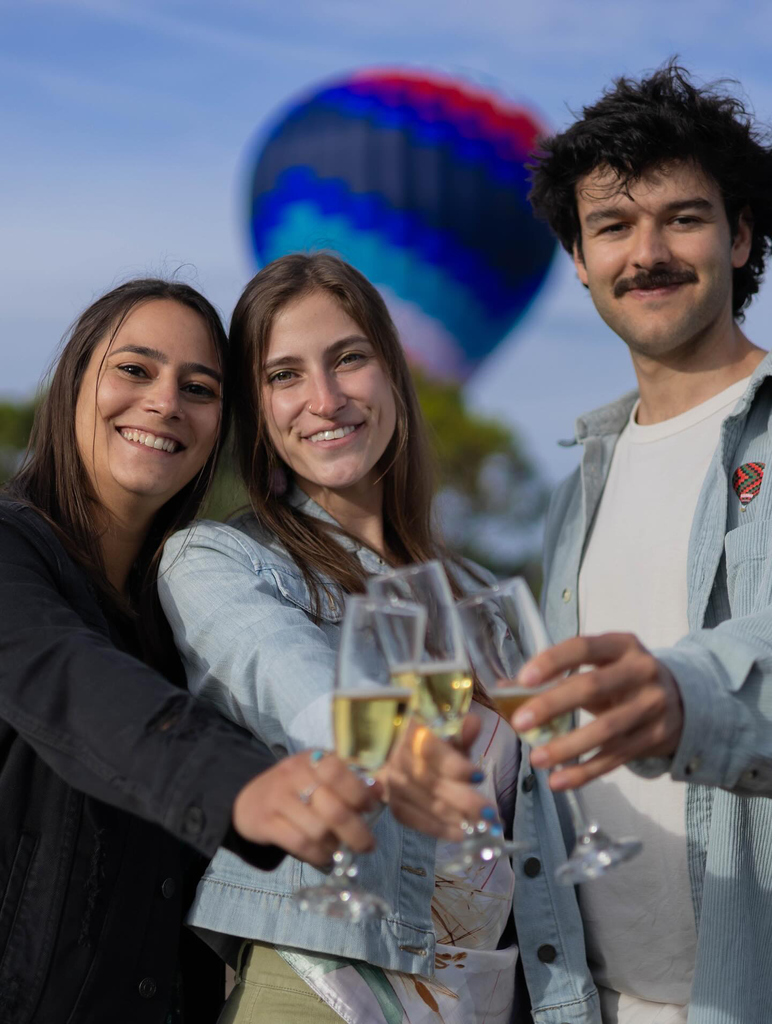 Vuelo en globo con desayuno en Cueva